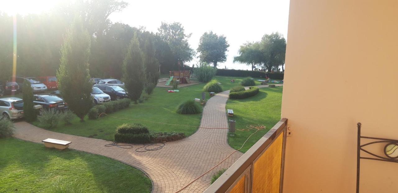 Kr Apartman Siófok Zewnętrze zdjęcie