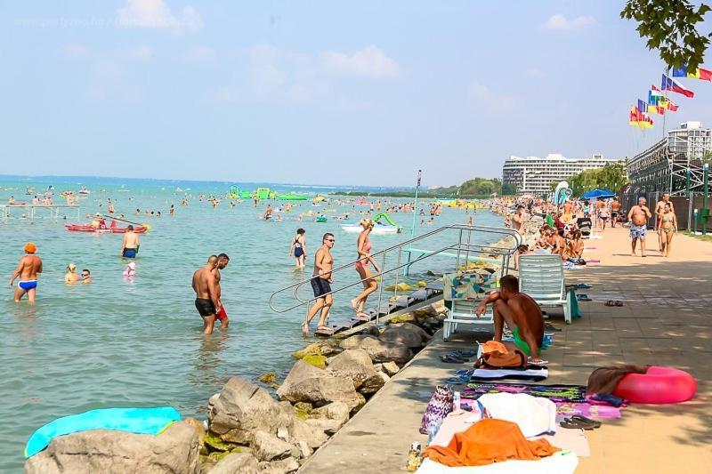 Kr Apartman Siófok Zewnętrze zdjęcie