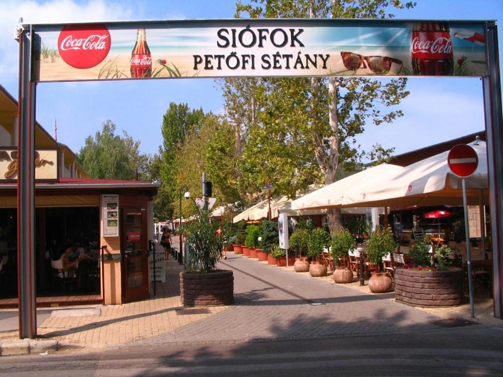 Kr Apartman Siófok Zewnętrze zdjęcie